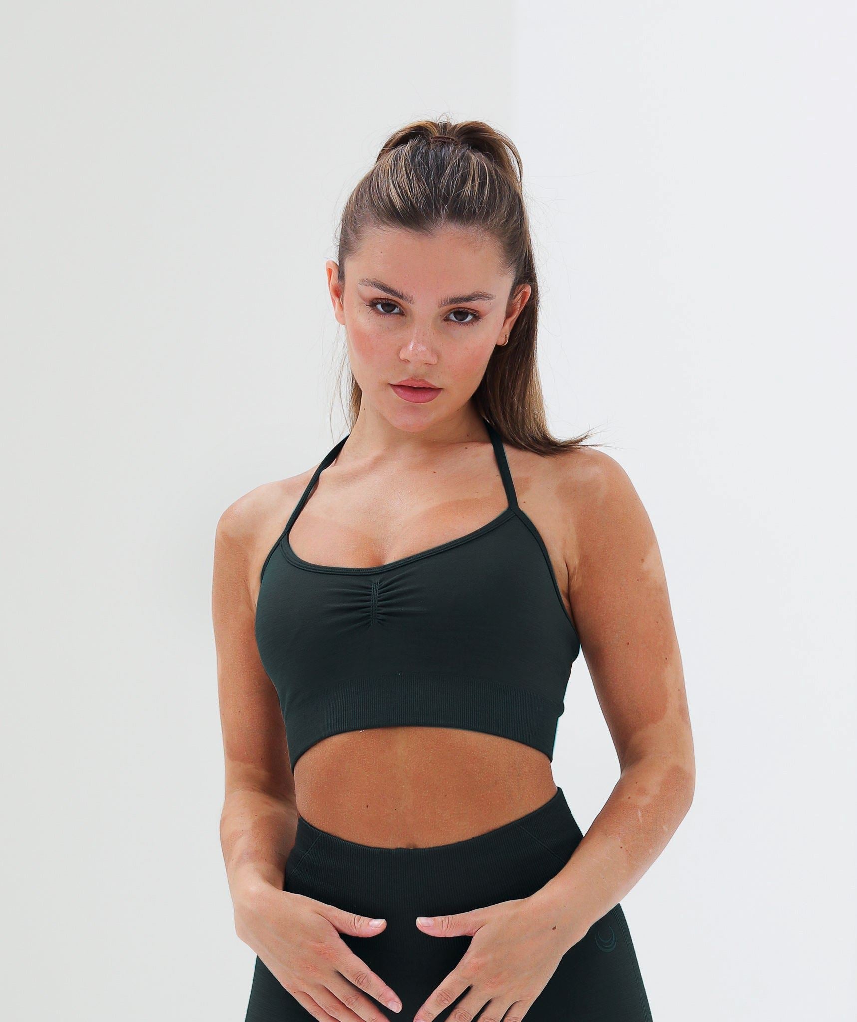 Halter Neck Top (2 + 2 Gratis)