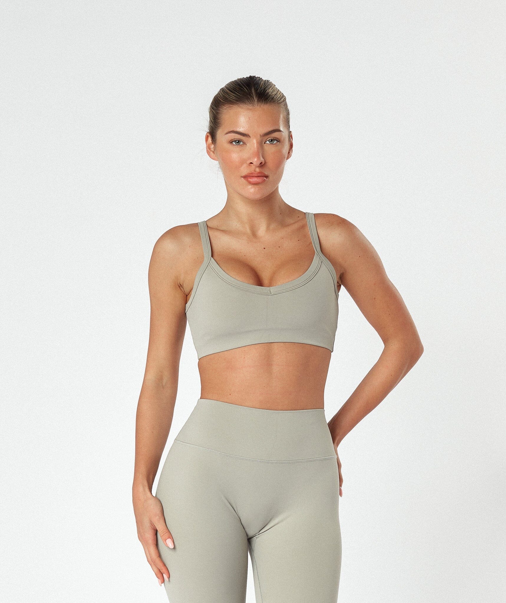 Minimal V-Front Sports Bra(2 + 2 Gratis)