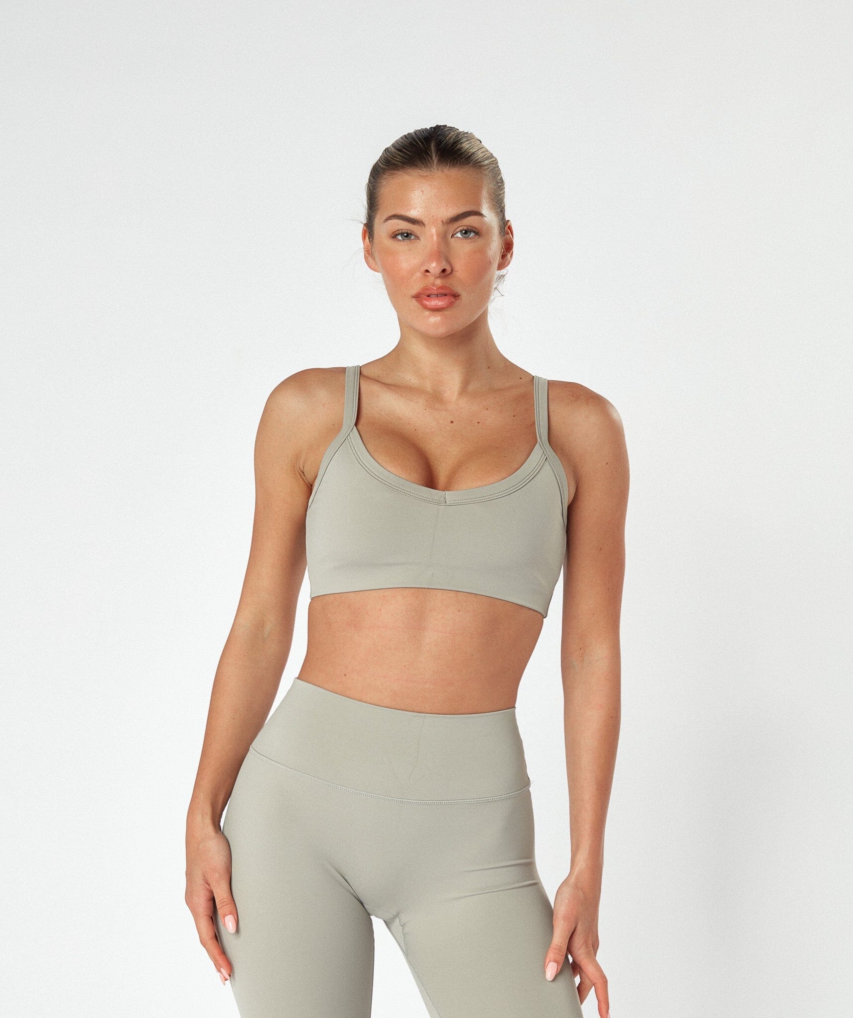 Minimal V-Front Sports Bra(2 + 2 Gratis)