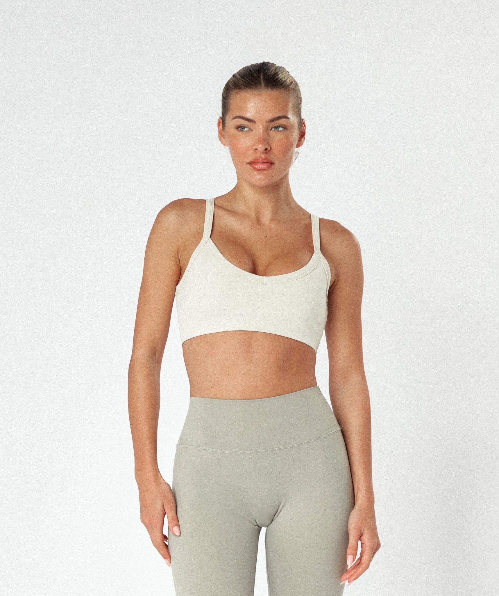 Minimal V-Front Sports Bra(2 + 2 Gratis)