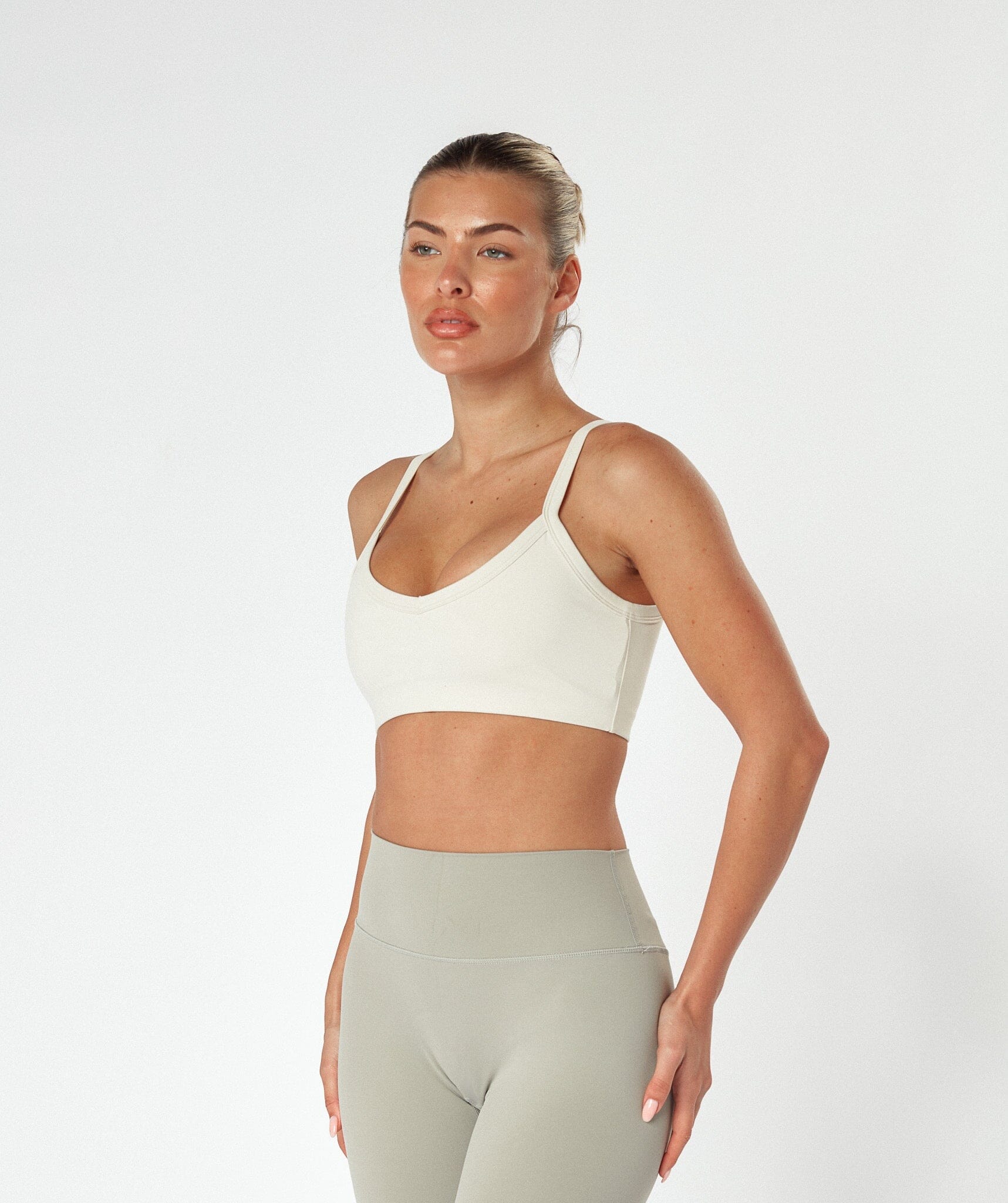 Minimal V-Front Sports Bra(2 + 2 Gratis)